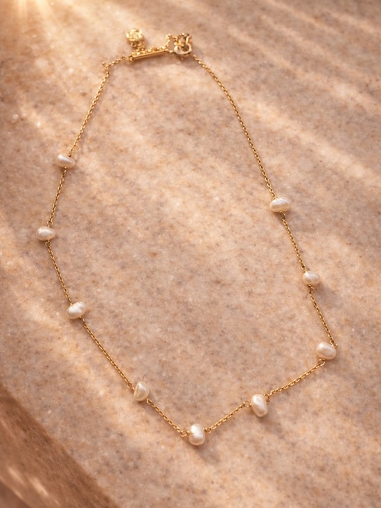 Kendra Scott Jewelry - Kendra Scott Gold Pearl Station Necklace - White Pearls